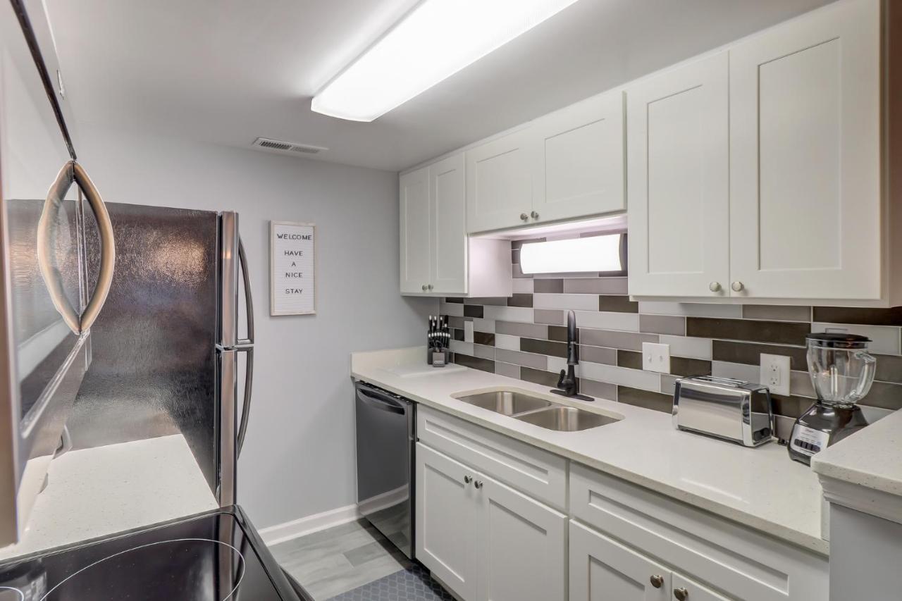 #111 Elaborate Condo Ideal Location 2Brm/2 Parking Île de Hilton-Head Extérieur photo