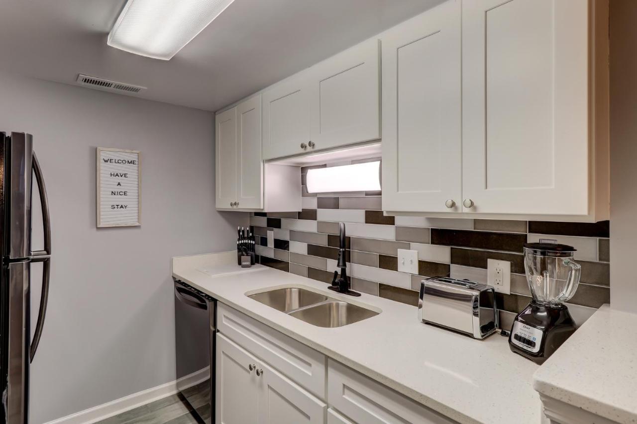#111 Elaborate Condo Ideal Location 2Brm/2 Parking Île de Hilton-Head Extérieur photo